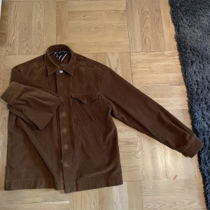 Tommy Hilfiger overshirt - Fett mysig men lite för stor för mig 