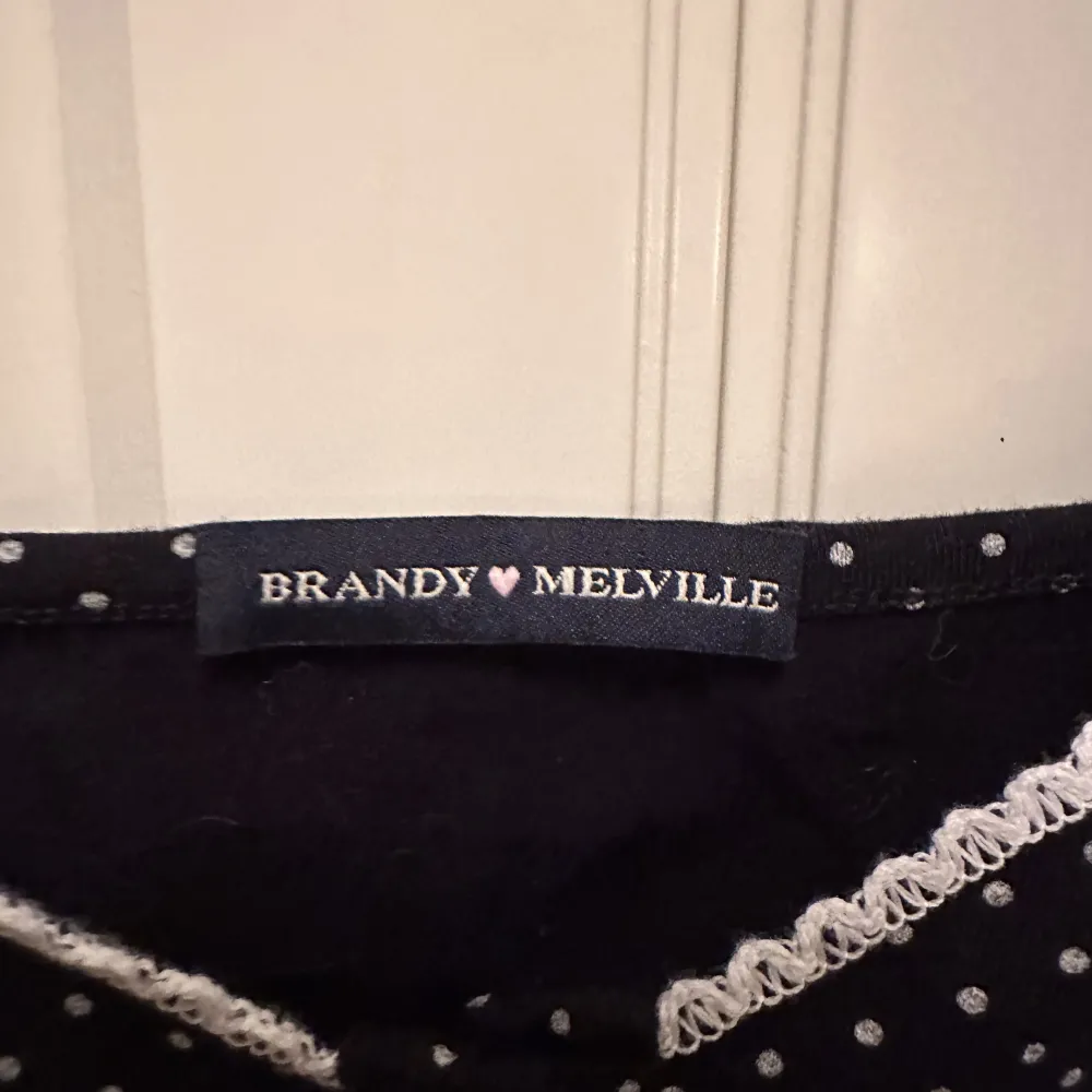 Brandy Melville linne, avndvänt fåtalet gånger, one size.. Toppar.