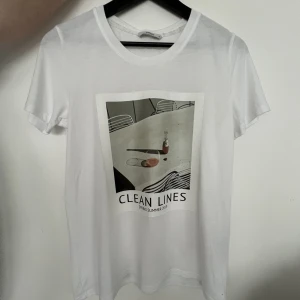 T-shirt - Snygg och använd ett fåtal gånger
