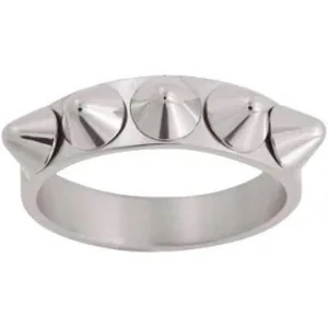 Edblad ring - Jätte populär fin edblad ring med nitar. Pris kan diskuteras❤️