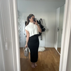 Fin topp - Jättesöt topp i vit. Strlk S. 