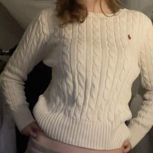 Polo Ralph Lauren tröja!! Det står storlek XL men det är mer som XS/S. Använd gärna köp nu 💗💗