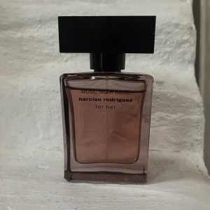 Musc noir rose - Parfym Narsciso Rodriguez musc noir rose for her, 30 mil, ca 85-90% kvar 