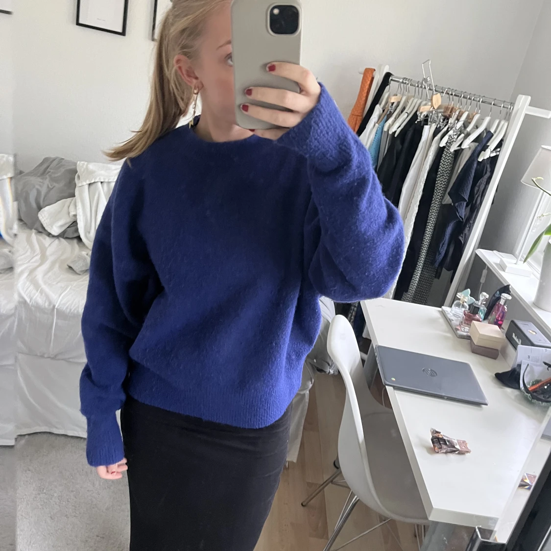 Klarblå stickad tröja 