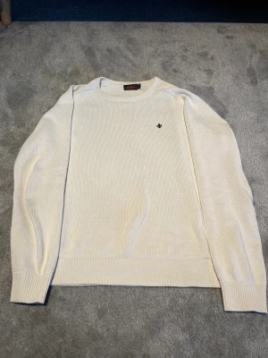 Morris tröja - Stickad Morris tröja i nyskick. Storlek M med truetotrue size. Inga tecken av användning.