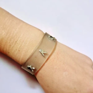 Nytt armband från PLAYBOY - Y2K 2000-tal  - Nytt armband från Playboy, one size. Använd gärna köp-knappen 💖💖💖