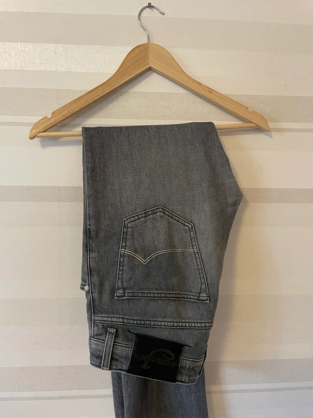 Tja! Säljer nu mina Jacob Cohen jeans då de inte används. Fint skicka och inga defekter. För mer info så fråga!. Farkut & Housut.