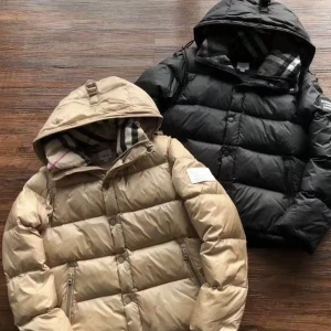 Väst/jacka  - Alla storlekar finns kvitto box ingår 