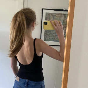 Topp - Topp / linne med djup rygg😍Storlek S men skulle säga att den passar på en M också❤️