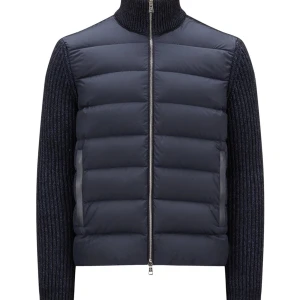 Moncler cardigan  - Söker efter denna typ av moncler Cardigans. Hör av dig om du har denna eller en likande 