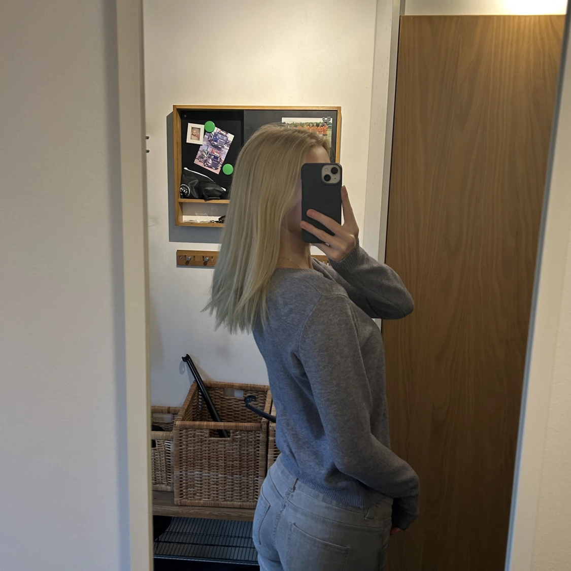 Grå finstickad tröja