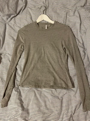 Divided långärmad tshirt grå - Basic långärmad 