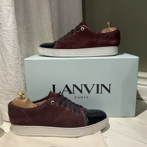 Lanvin skor  - Hej! Säljer nu dessa superfina lanvin skor. Skorna är i superfint skick 8/10. Bara dustbag medföljer vid köpet. 