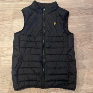 Lyle skott väst - Fint skick knappt använd.