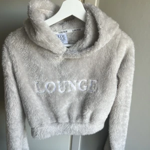 lounge set - Ett set från lounge som inte finns å köpa längre! knappt använda så i jättefint skick☺️