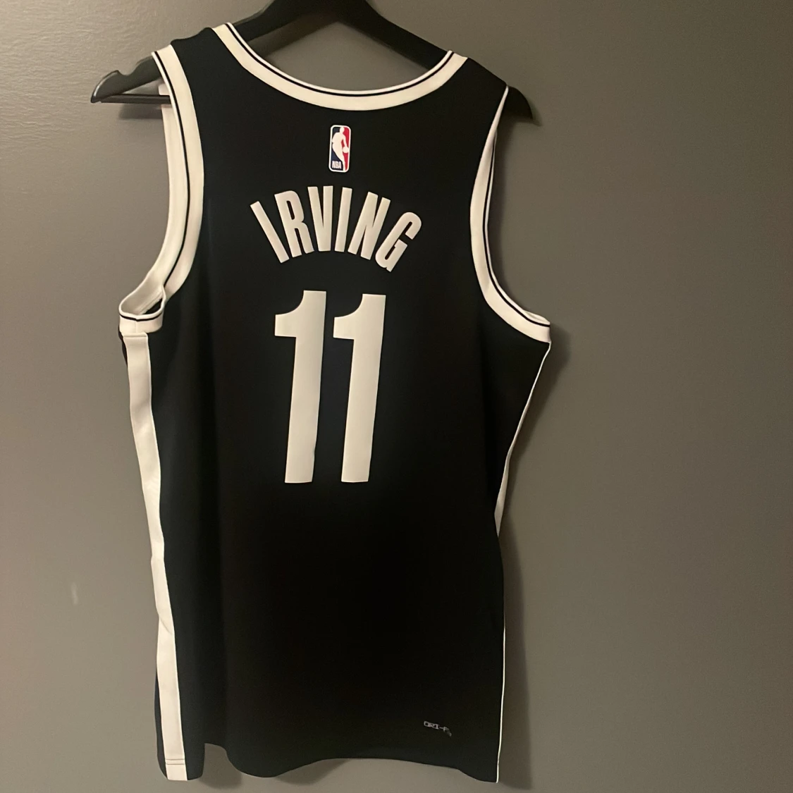 Kyrie Irving jersey  - 90