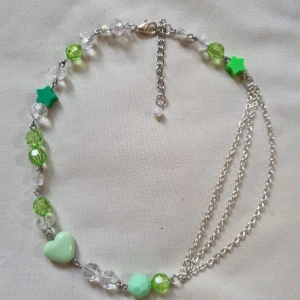 Grönt pärlhalsband  - Handgjort halsband 💚