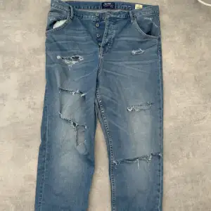 Jeans från Crocker, använd inte köp nu