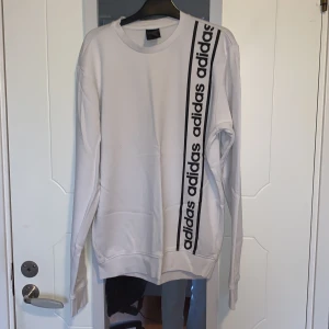 Adidas sweatshirt - Adidas sweatshirt Storlek: S Skick: 9,5/10 