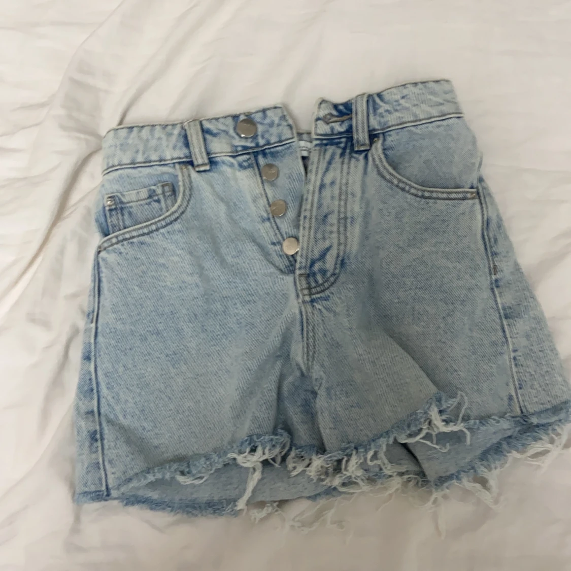 Blå jeansshorts 
