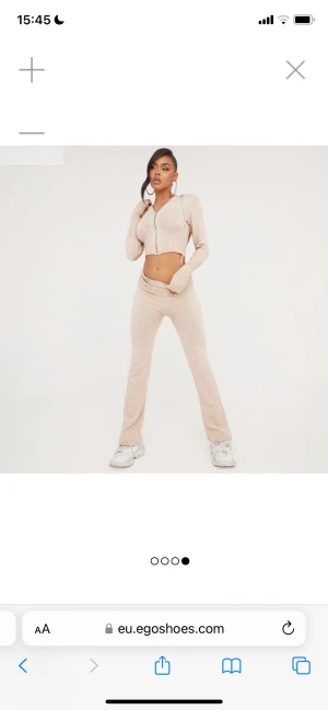 Byxa och Tröja - Ny. Skriv om ni vill ha bilder