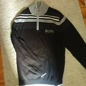 Boss tröja XL - Snygg tröja stl XL Knappt använd