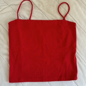 Topp  - Från Gina Tricot 