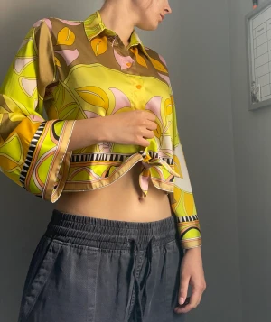 Zara Skjorta  - Skjorta fråga Zara, knappt använd  Storlek S Skick: 10/10