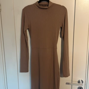 Klänning NA-KD - Klänning från NA-KD, storlek Small. Aldrig använd. 