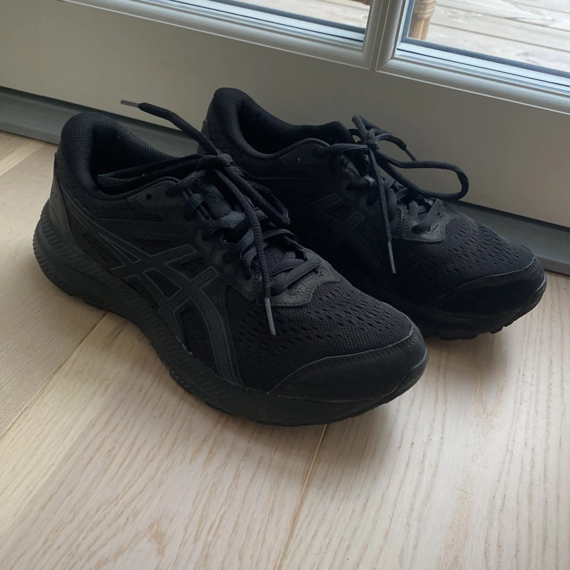 Asics ortholite i superbra skick - 90