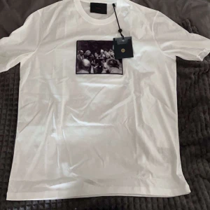 Limitato t shirts  - En t shirt för 800 båda 1500 helt nya 