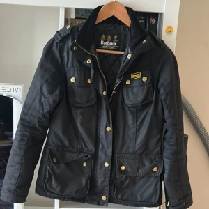 pre-loved - selling my an used jacket from barbour. 
