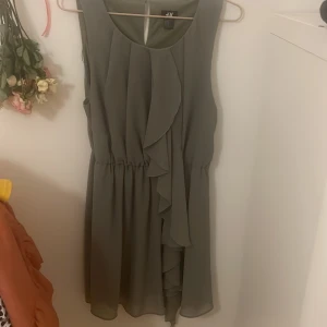 Grön klänning  - Hm 