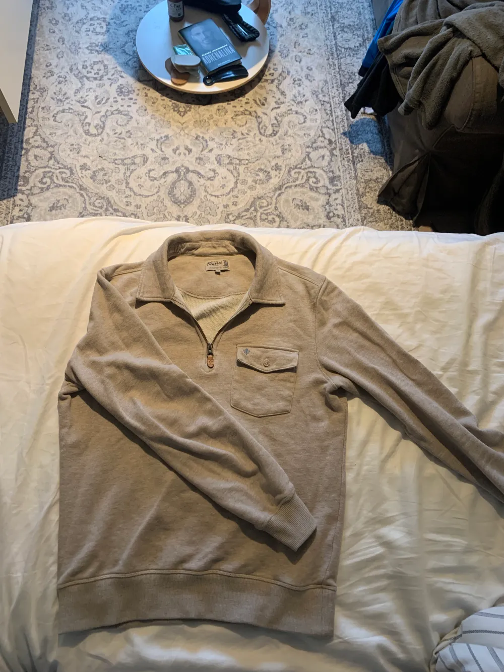 Tjena, säljer min skitsnygga Morris tröja, köpt i Morris butik. Cond: 9/10 sparsamt andvänd, är i XS men passar S och nästan M. Nypris: 1399kr pris kan diskuteras vid snabb affär. Tröjor & Koftor.