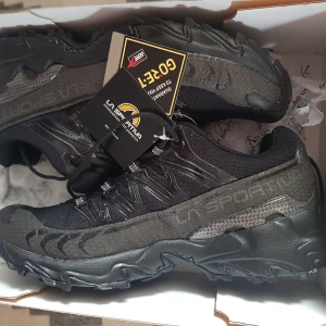 La sportiva skor - Helt nya aldrig använda Originalpris ca 2300kr