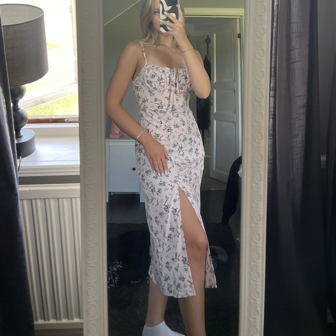 Blommig klänning - 91