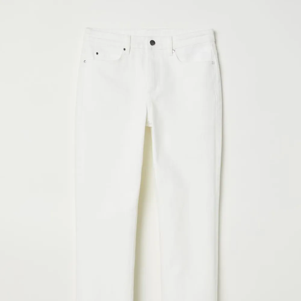 Skinny fit jeans från H&M. Har aldrig använt.. Jeans & Byxor.