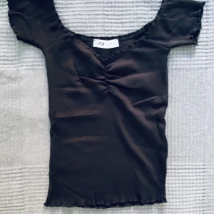 Shein Xs svart topp stretch  - Shein topp stl xs