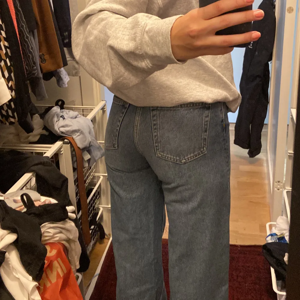 Inte slitna och i bra skick, är 165 cm. Jeans & Byxor.