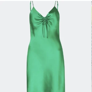 Bok bok satinklänning - Aldrig använt, strl 36. Föreslå pris 🫶🏼