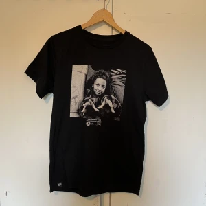 Feven t-shirt  - Unik T-shirt med feven på! Strl M