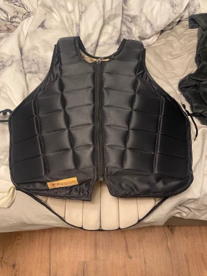 Racesafe - Racesafe väst storlek XS💕