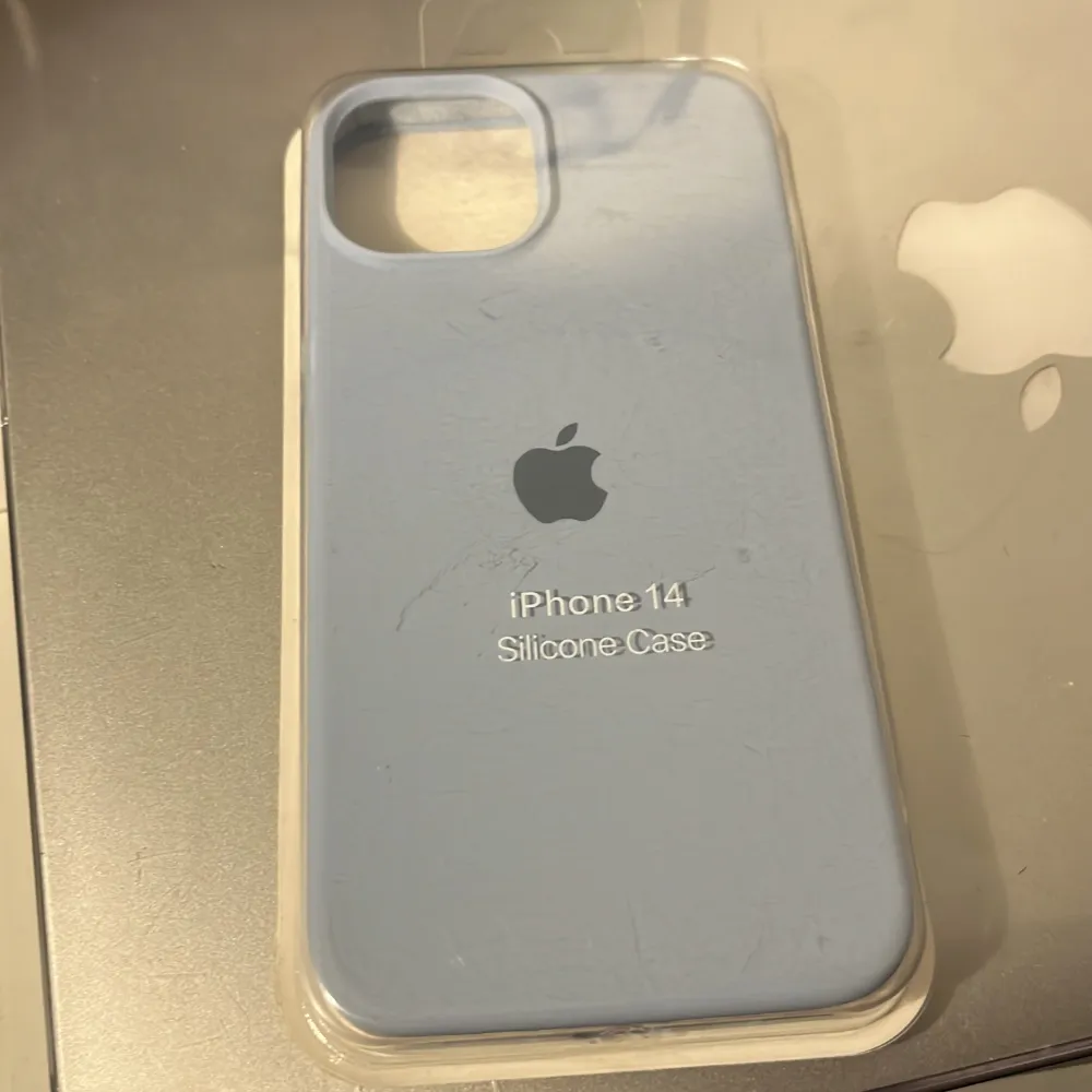 Iphone 14/14pro silikon skal i babyblå färg  ((Inte orginal)) Oöppnad . Accessoarer.