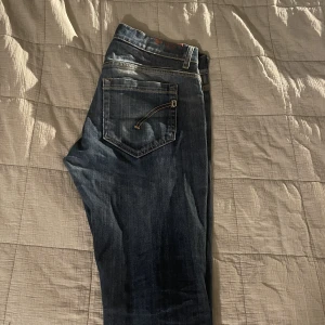 Dondup jeans - Dondup i modellen george storlek 31.