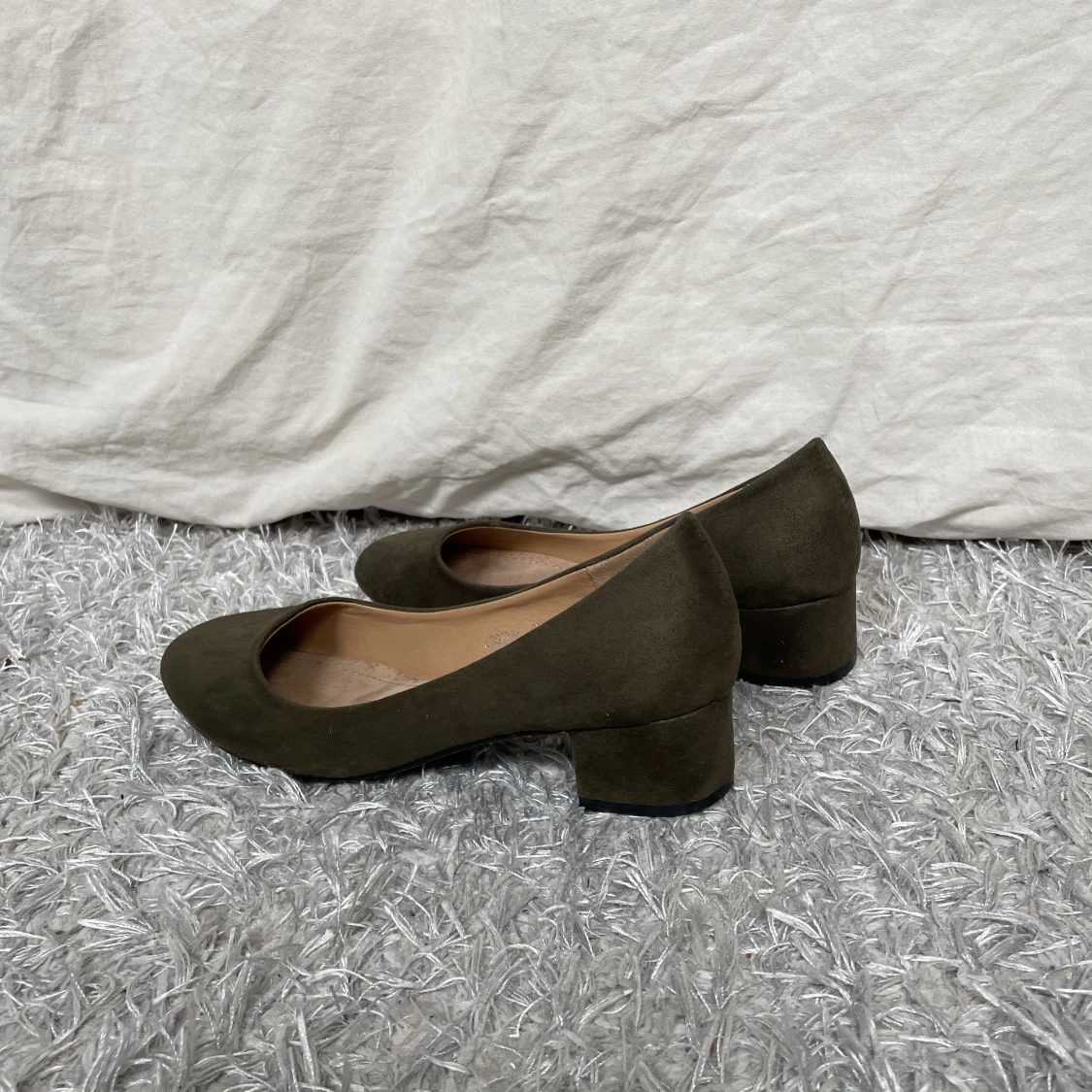 Söta klackskor i mockaimitation  - 90