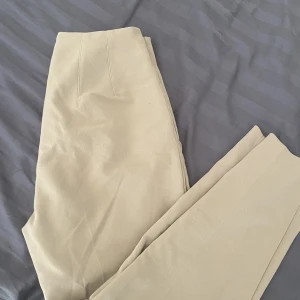 Kostymbyxor  - Byxor från New Yorker i bra skick