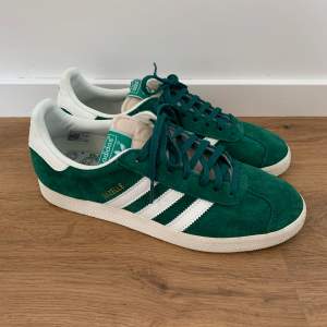 Som nya gazelle i grön mocka, dessa är ”vintage” modellen. Nypris är 1199 kr.  Vintage, retro, sneakers, sneaker, samba, spezial, Hamburg, munchen 