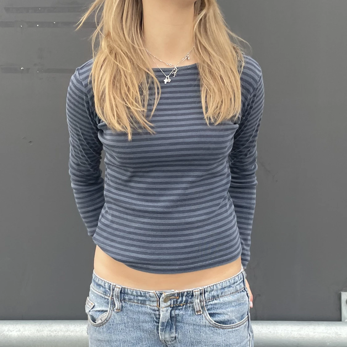 Blå randig tröja - 90