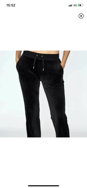 Svarta Juciy Couture Byxor - Använder inte längre inte mycket använda. Priset kan diskuteras vid snabb affär!🩷