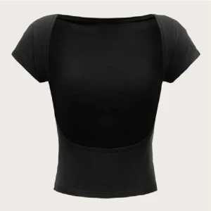 Topp med öppen rygg - Säljer en populär topp med öppen rygg som aldrig kommit till användning 